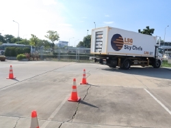 ฝึก และประเมินทักษะการขับรถประกบลานขนถ่ายสินค้า